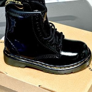 NEW Toddler girl Dr. Martens size 7